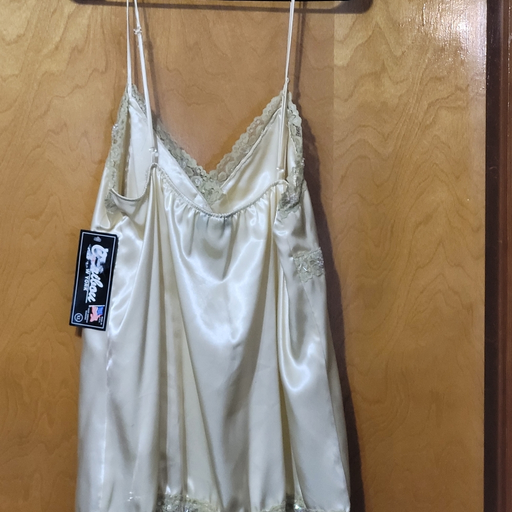 Caribou of New York Camisoles (2) - Picture 2 of 11